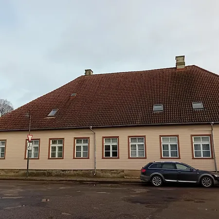 Hubane Saunaga Korter Vanalinnas Korter Kuressaare