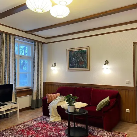 Hubane Saunaga Korter Vanalinnas Apartament Kuressaare