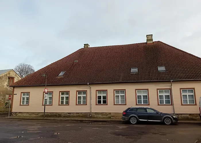 Hubane Saunaga Korter Vanalinnas Apartment Kuressaare