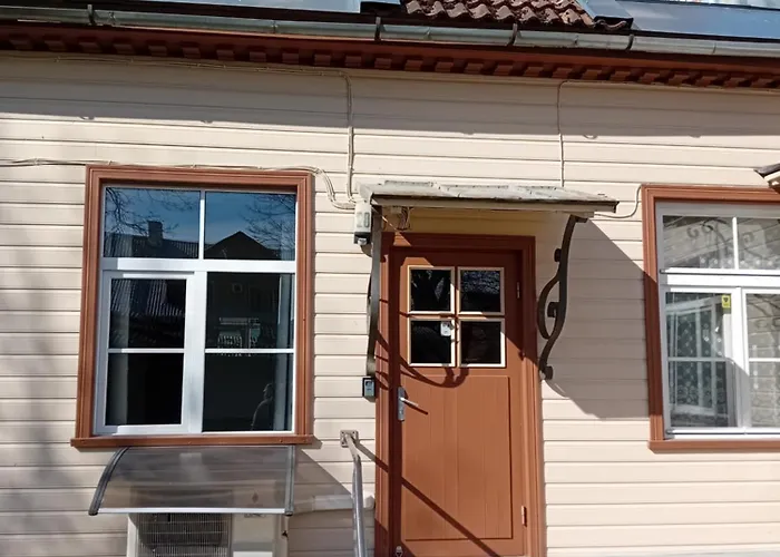 Apartment Hubane Saunaga Korter Vanalinnas Kuressaare